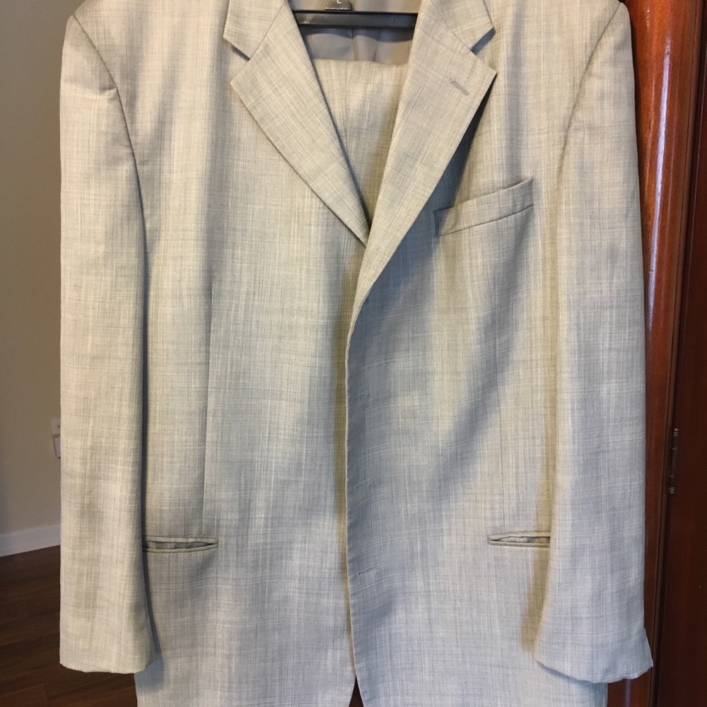 Zacchi grey four button down suit.
